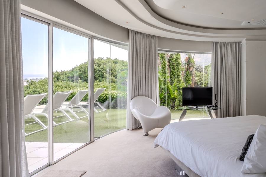 8 Bedroom Property for Sale in Camps Bay Western Cape